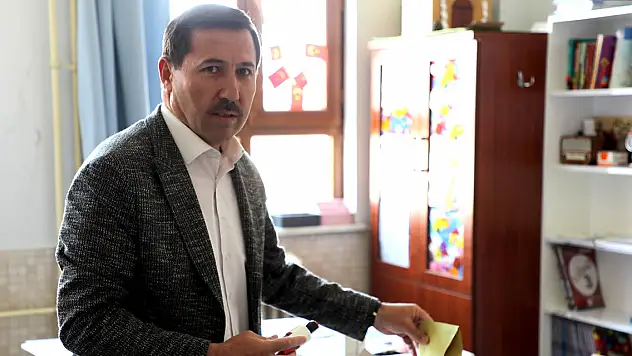 Karatay Belediye Başkanı Hasan Kılca oyunu kullandı