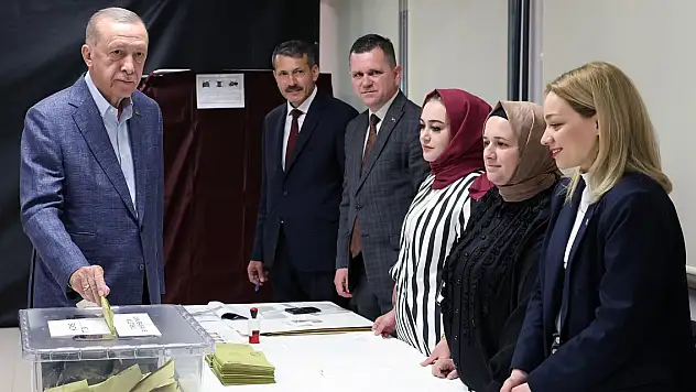 Cumhurbaşkanı Erdoğan'dan 'Sandıkları terk etmeyin' çağrısı