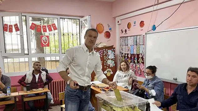 Eski milli futbolcular vekil seçildi! Birisi Konya'dan