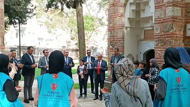 Fatih Sultan Mehmed'in annesi Hüma Hatun dualarla yad edildi