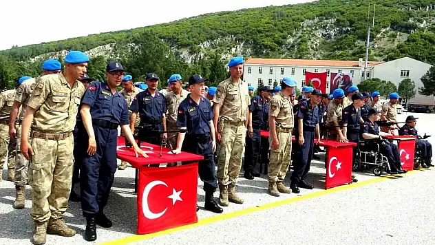Engelli bireyler asker oldu, aileleri gururlandı