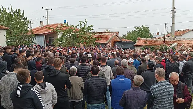 Kalp krizi geçiren baba ve oğlu yan yana toprağa verildi