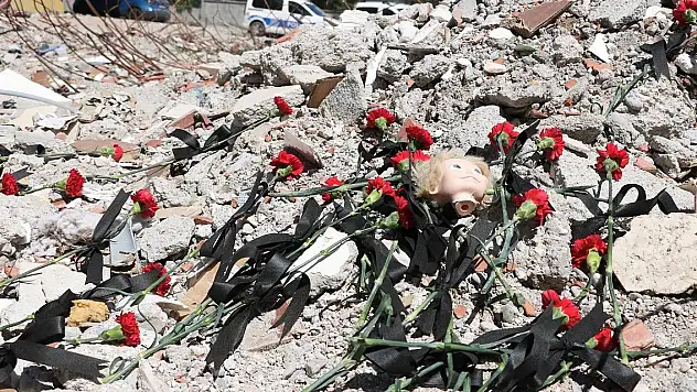 Depremde bu mahallede 4 bin 500 kişi hayatını kaybetti