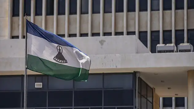 O ülkede kısmi sokağa çıkma yasağı ilan edildi