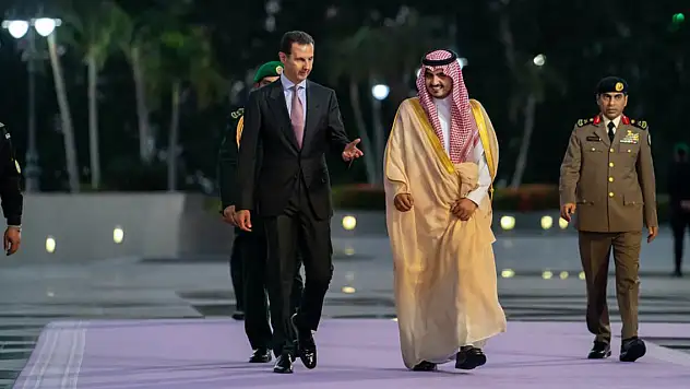 Esad, 12 yıl sonra ilk kez Arap Birliği Zirvesi'nde