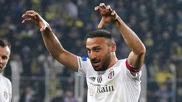 Fenerbahçe, Cenk Tosun'u resmen açıkladı