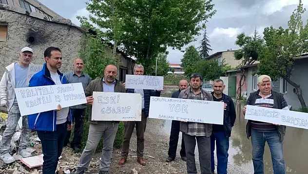 Bu dükkânları her yağmurda su basıyor