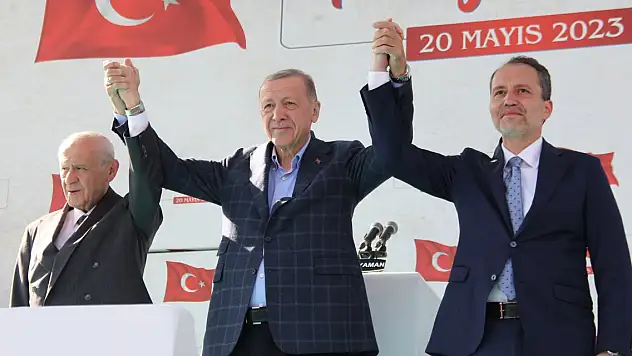 Erbakan: 'Milletimiz değerlerimizle, inancımızla barışık olmayanlara ülkeyi teslim etmedi'