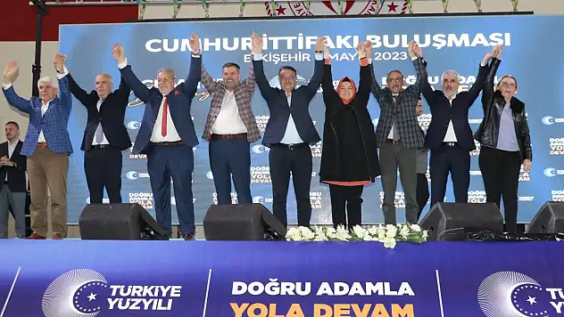 Bakan Dönmez: Nerede millete karşı bir oluşum var, orada CHP var