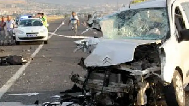 Erzurum'da kaza: 2 ölü, 5 ağır yaralı