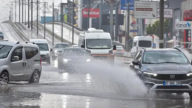 Antalya'da yağmur etkili oldu