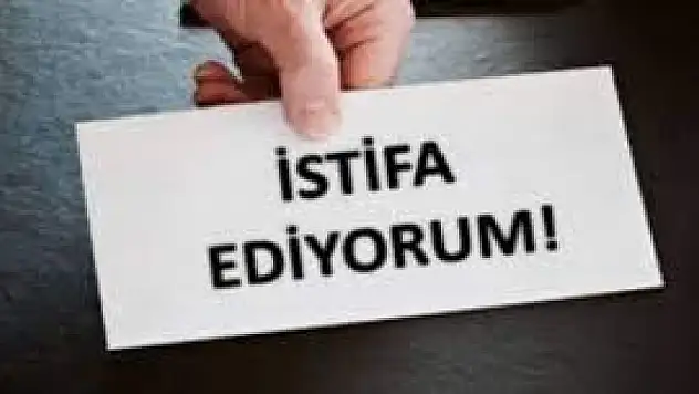 Ülke şokta Ana muhalefet partisinin lideri istifa etti