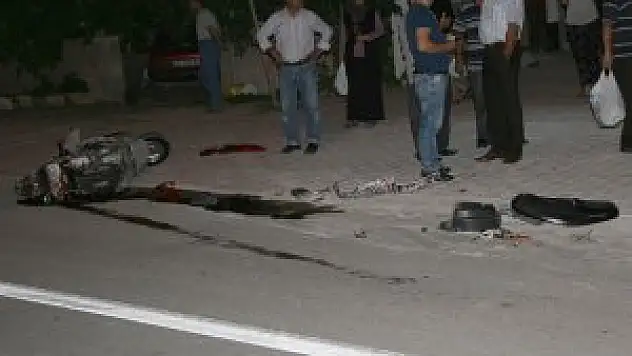 İki motosiklet çarpıştı: 3 yaralı