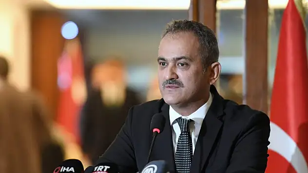 Bakan Özer'den açıklama! Okullarda yeni zorunluluk