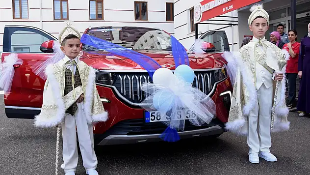 Togg, depremzede kardeşlerin sünnet aracı oldu