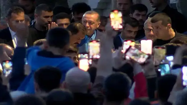 Cumhurbaşkanı Erdoğan akşam namazını Eyüp Sultan Camii'nde kıldı