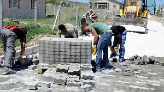 Yeni mahallelerde parke bordür çalışması