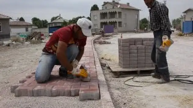 Ovakavağı Mahallesi'nde parke ve bordür kaplama çalışmaları