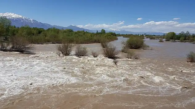 Yağışlar nehir debilerini artırdı