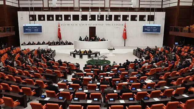 TBMM'nin çalışma süresi uzatıldı