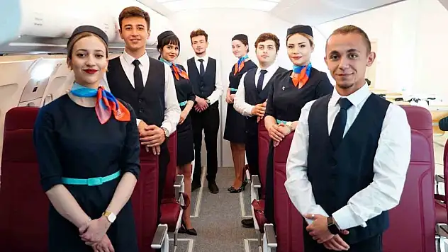 KTO Karataylı kabin memuru adayları, uygulamalı mock-up eğitimi ile gerçek uçuşa hazırlanıyor