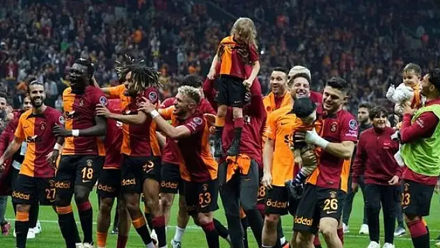 Şampiyon kupasını Arena'da alacak