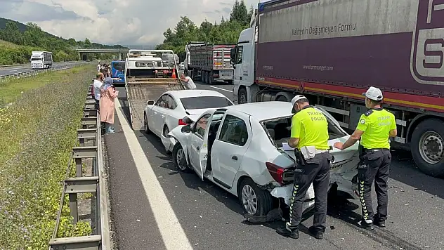 Zincirleme kaza: 3 yaralı
