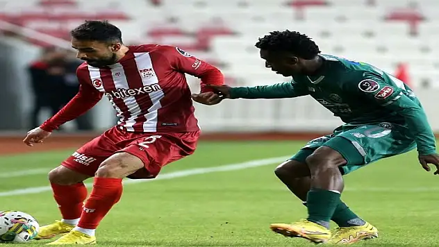 Konyaspor'da Moreno ikinci yarıyı göremedi