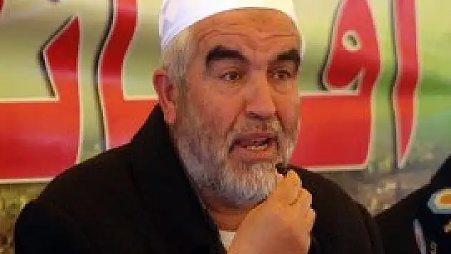 İsrail, Aksa'yı ikiye bölmeye çalışıyor