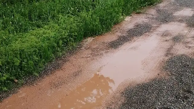 Sağanak sele dönüştü, tarım arazileri zarar gördü