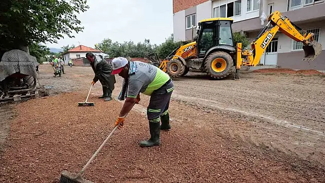 Denizli'de sel bölgesinde 280 personel ve 105 adet iş makinesi çalışmalarını sürdürüyor