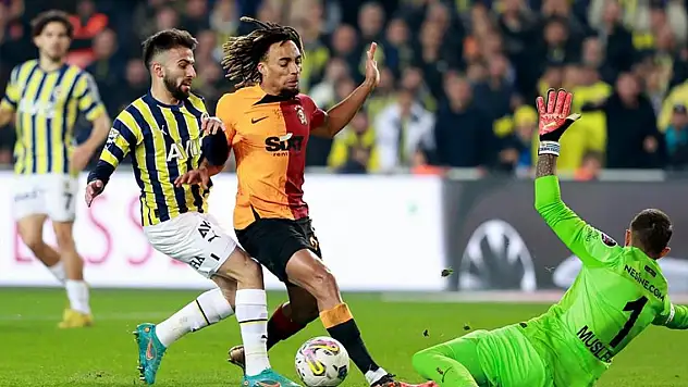 Süper Lig'de sezonun son derbisi yarın oynanacak