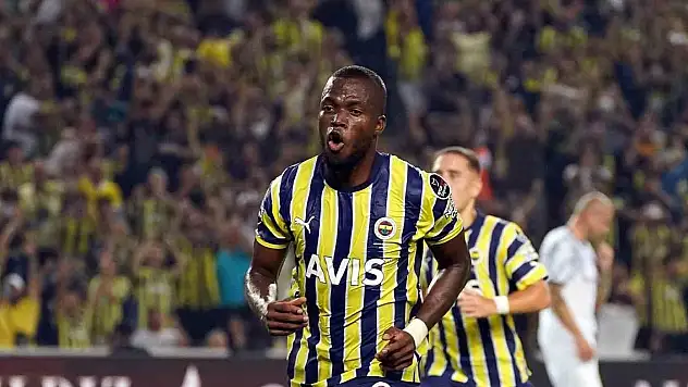 Fenerbahçe'nin forveti Enner Valencia, rekor için sahada