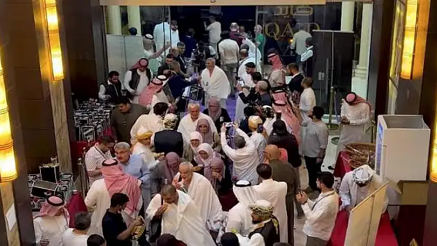 Türkiye'den yola çıkan ilk hac kafilesi Mekke'ye ulaştı