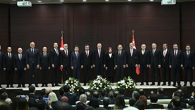 Yeni Kabine üyelerinden teşekkür paylaşımları