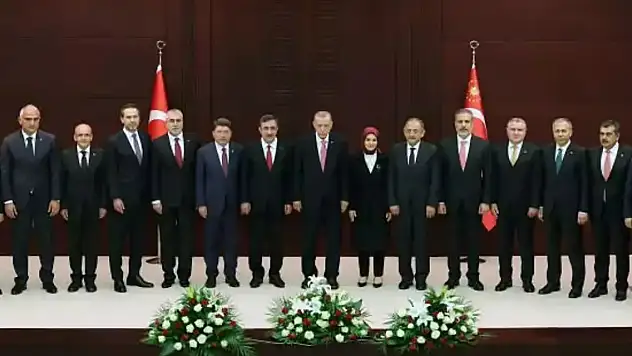 Cumhurbaşkanlığı Kabinesi Resmi Gazete'de yayımlandı