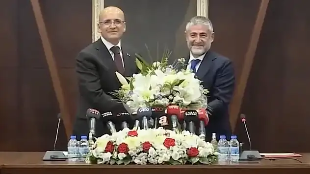 Bakan Mehmet Şimşek görevi Nureddin Nebati'den devraldı