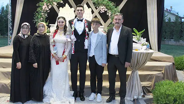 Tuncer ve Doğan ailelerinin mutlu günü