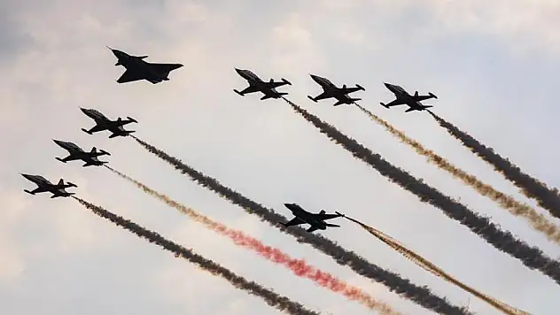 İnsansız savaş uçağı KIZILELMA ilkleri başardı