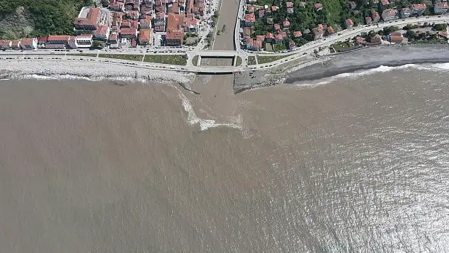 Kastamonu'da denizin rengi değişti