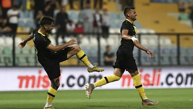 İstanbulspor ligde kaldı