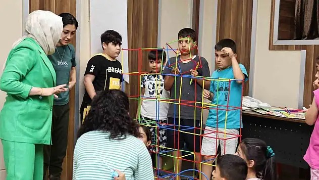 Depremzede çocuklara moral etkinliği