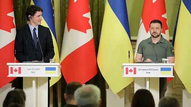 Zelenskiy ve Trudeau Kiev'de bir araya geldi