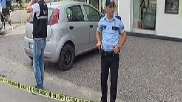 'Üzerimde bomba var' dedi, banka soydu