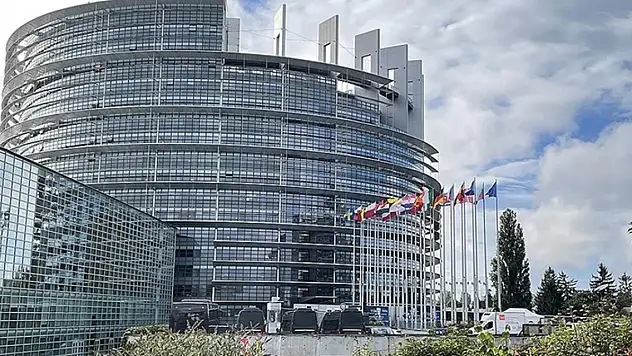 Avrupa'ya gidecekler dikkat! Vizeler değişiyor!