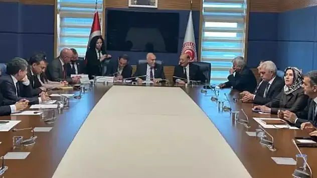 TBMM'de İYİ Parti'den AK Parti'ye oy