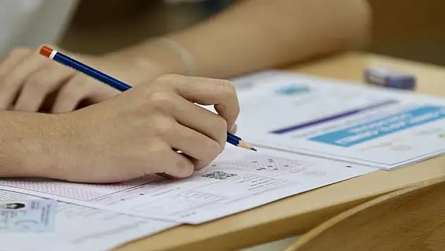 Son Dakika! YKS'de ilk oturum başladı