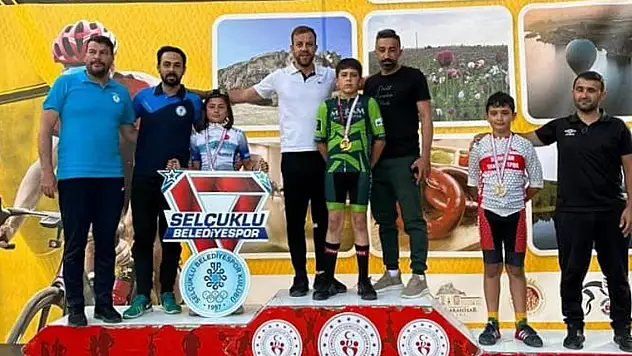 Meram Belediyesporlu bisikletçiden iki şampiyonluk birden