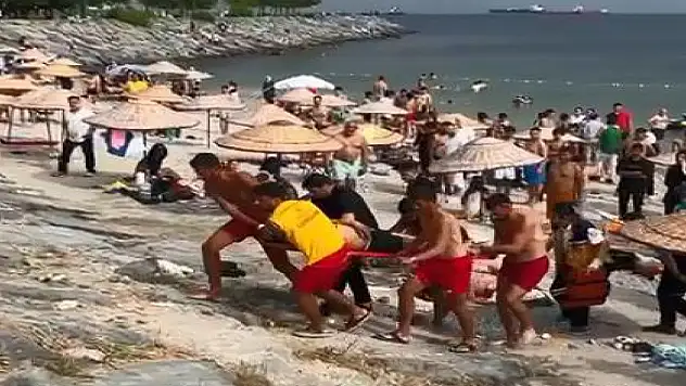 Avcılar denizde yüzerken fenalaşan kişi boğuldu
