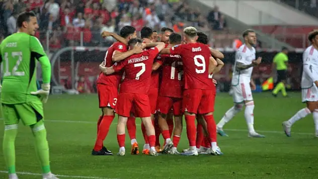 Milliler, Galler'i 2 golle geçti